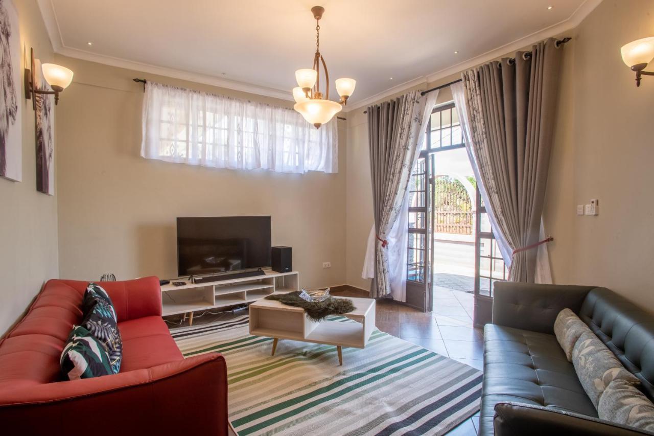 Kinga Homes Boutique Hotel モシ エクステリア 写真