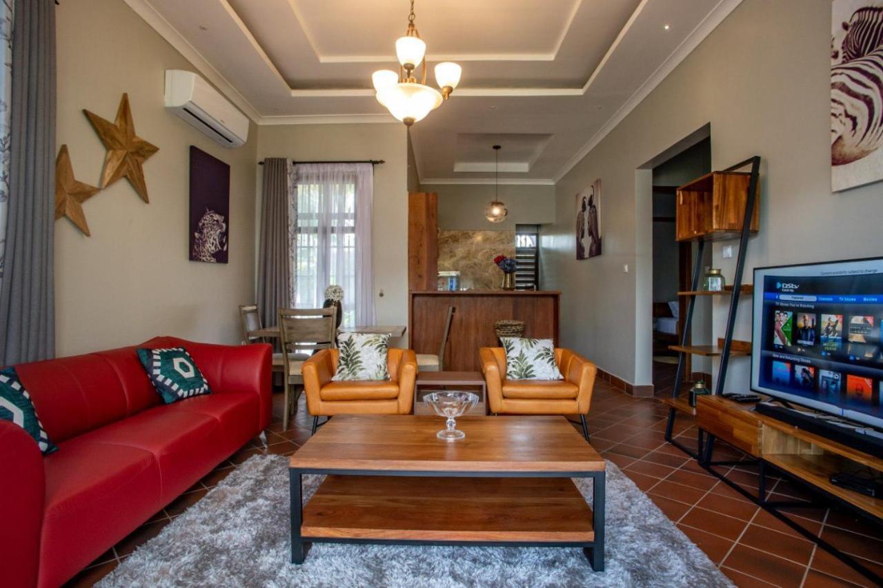Kinga Homes Boutique Hotel モシ エクステリア 写真